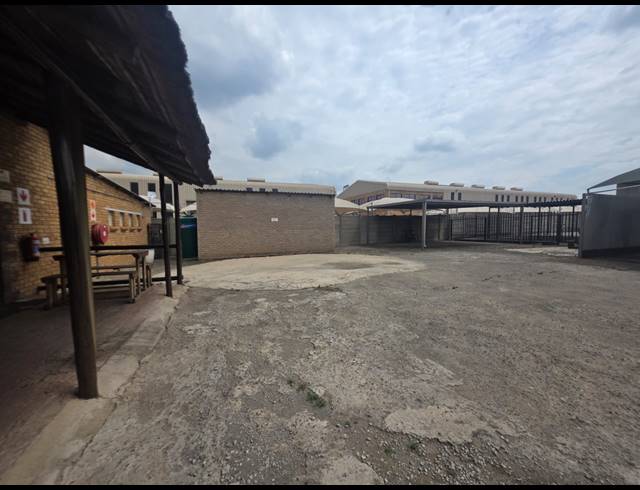 1,502M² RESTAURANT FOR SALE IN VAALPARK